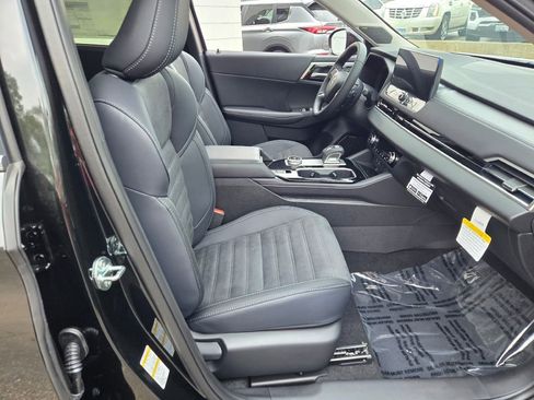 New 2025 Mitsubishi Outlander SE image 4