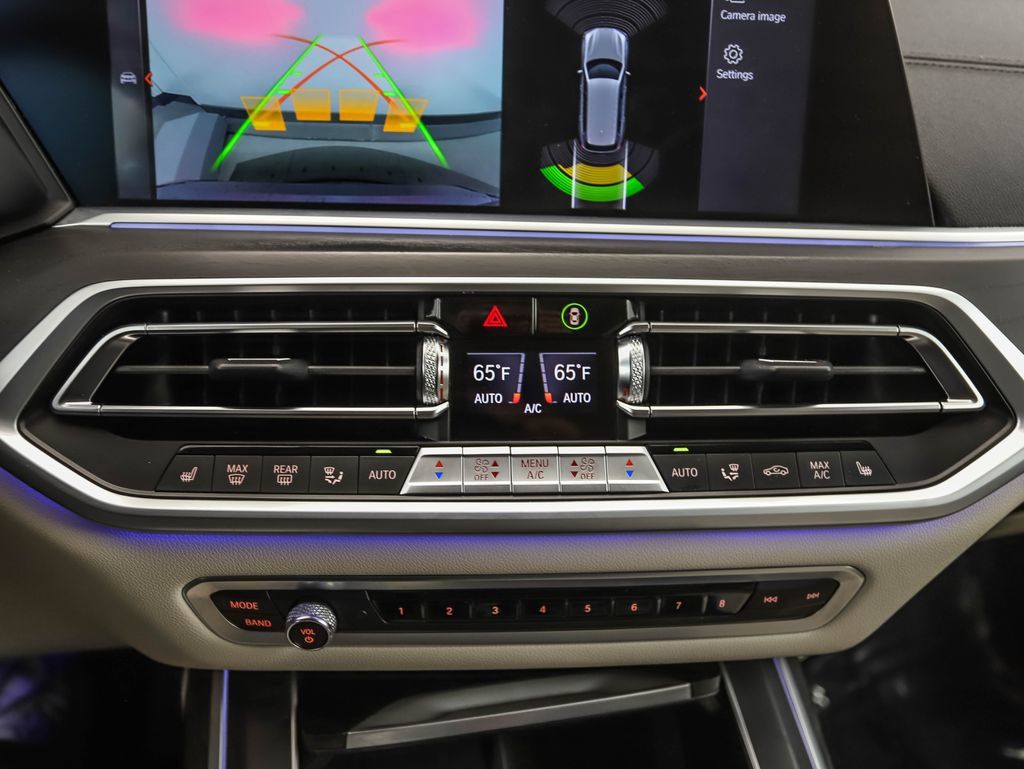 Used 2022 BMW X7 xDrive40i w/ Premium Package AWD/4WD image 19