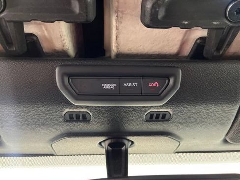 Used 2022 Jeep Gladiator Sport AWD/4WD image 32
