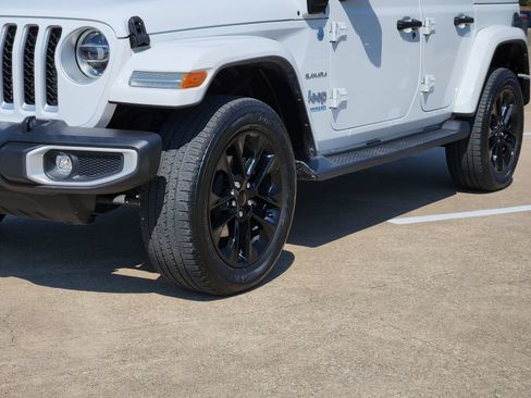 Used 2021 Jeep Wrangler Unlimited Sahara w/ Cold Weather Group AWD/4WD image 12