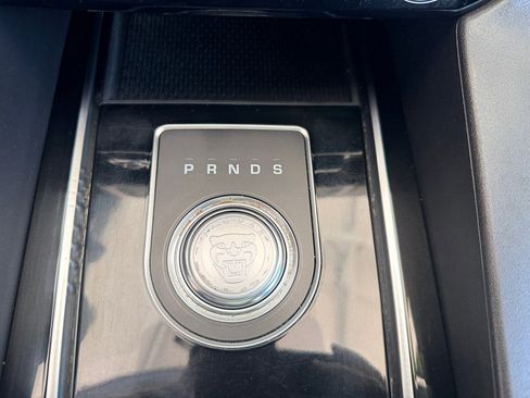 Used 2018 Jaguar F-PACE Premium image 14