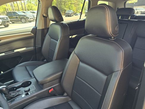 Used 2021 Volkswagen Atlas SE image 13
