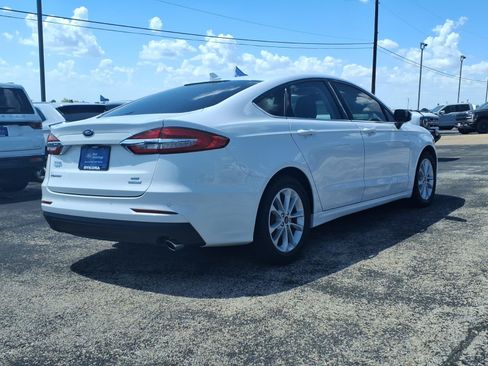 Certified 2020 Ford Fusion SE FWD image 4