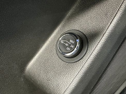 Used 2022 Chevrolet Traverse LT image 21