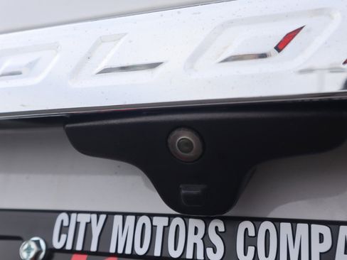 Used 2017 Ford Explorer XLT image 27