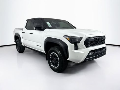 Used 2024 Toyota Tacoma TRD Off-Road w/ TRD Off Road Premium Package AWD/4WD image 10