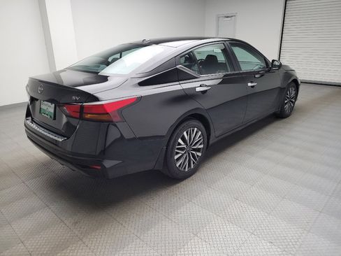 Used 2023 Nissan Altima 2.5 SV FWD image 9