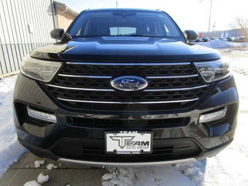 Used 2020 Ford Explorer XLT w/ Equipment Group 202A image 2