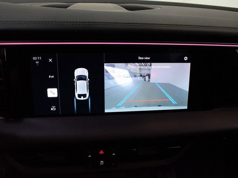 Certified 2025 Porsche Macan 4 Electric image 30