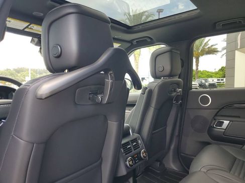 New 2025 Land Rover Discovery S AWD/4WD image 17