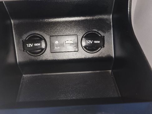 Used 2020 Hyundai Elantra SE w/ Winter Weather Package FWD image 21