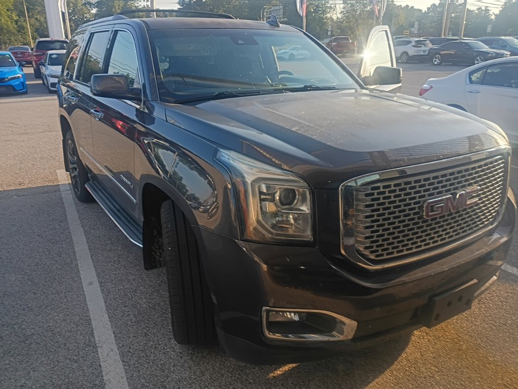 Used 2017 GMC Yukon Denali w/ Open Road Package AWD/4WD image 9