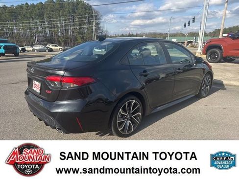 Used 2022 Toyota Corolla XSE image 3