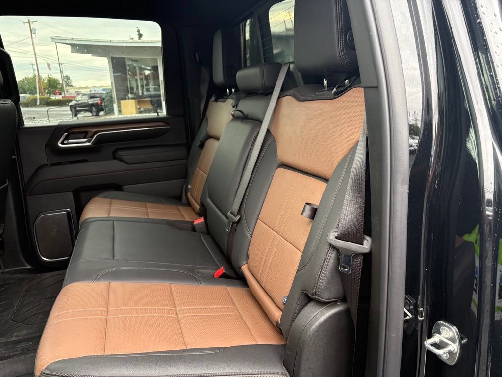 Used 2024 Chevrolet Silverado 3500 High Country w/ High Country Premium Package AWD/4WD image 17