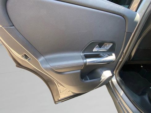 Used 2021 Mercedes-Benz GLA 250 4MATIC image 39