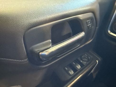 Used 2020 Chevrolet Silverado 1500 LT w/ Convenience Package RWD image 21