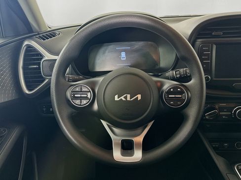 Used 2023 Kia Soul LX image 18