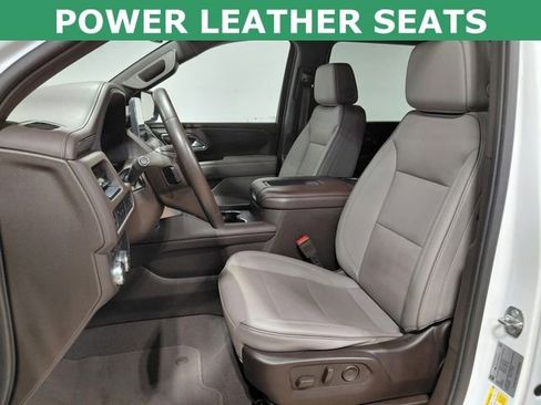 Certified 2024 GMC Yukon XL SLT image 3