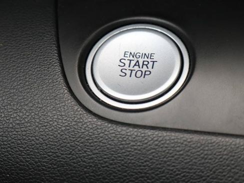 Used 2023 Hyundai Elantra SEL w/ Convenience Package FWD image 11
