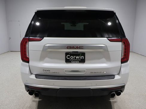 Used 2021 GMC Yukon Denali w/ Denali Premium Package AWD/4WD image 3