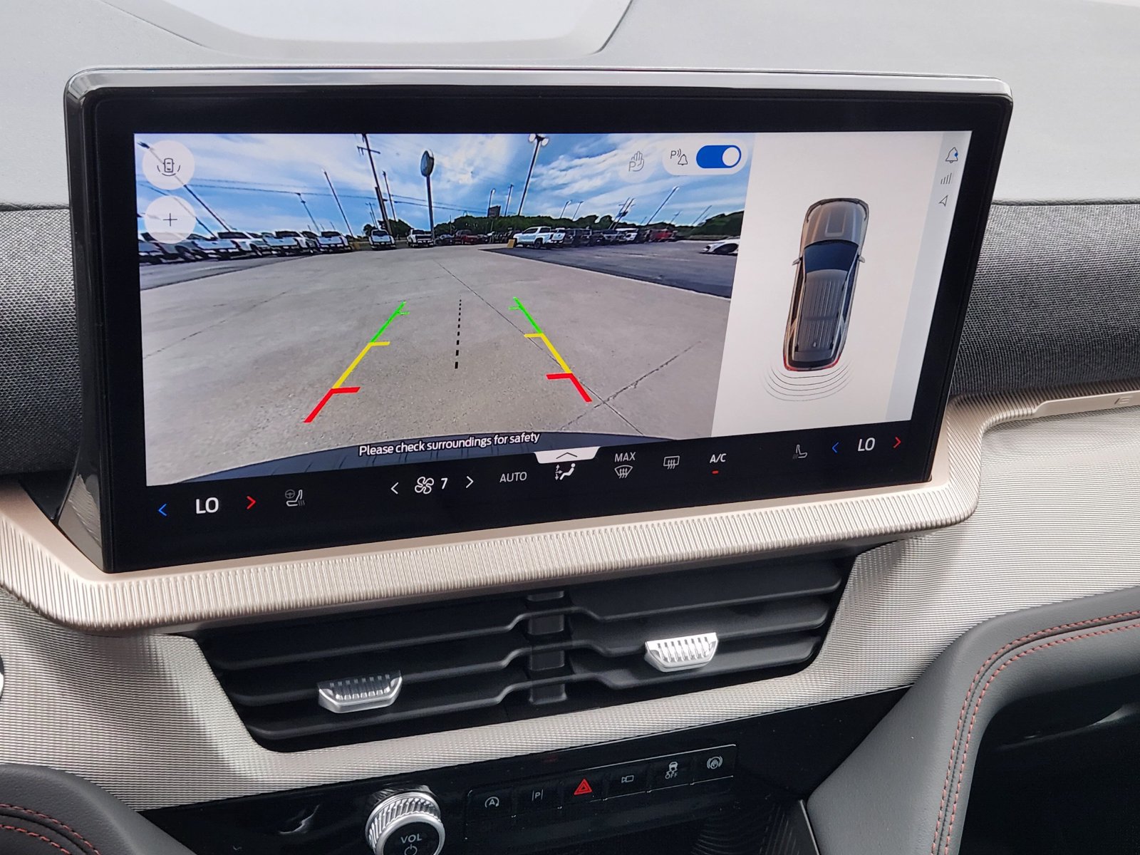 New 2026 Ford Explorer Active w/ Active Comfort Package RWD image 18
