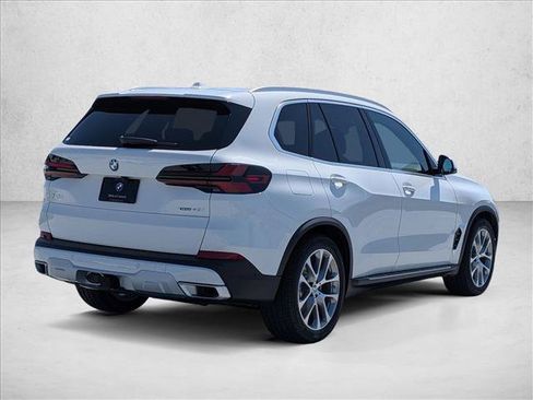 New 2026 BMW X5 xDrive40i w/ Off-Road Package AWD/4WD image 2