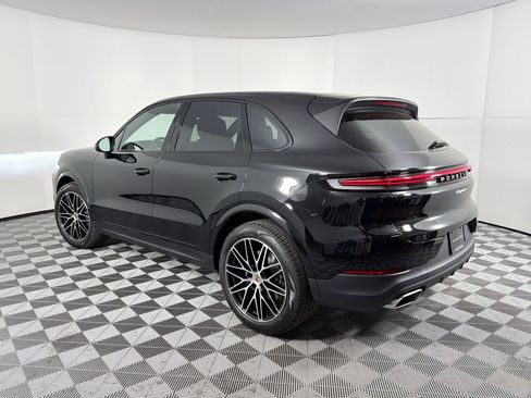 Used 2026 Porsche Cayenne image 3