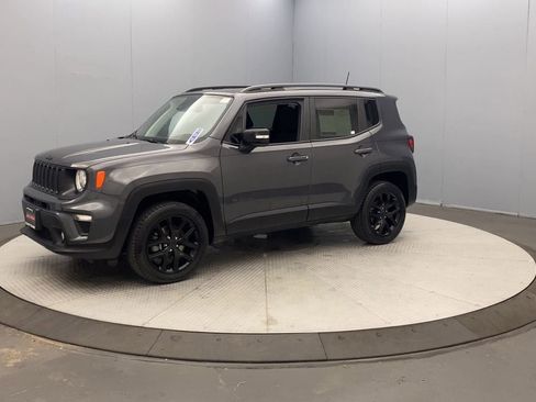 Used 2023 Jeep Renegade Altitude w/ Sun/Sound Group AWD/4WD image 9