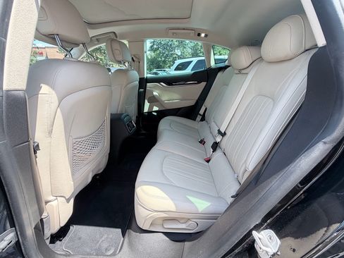 Used 2018 Maserati Levante AWD/4WD image 29