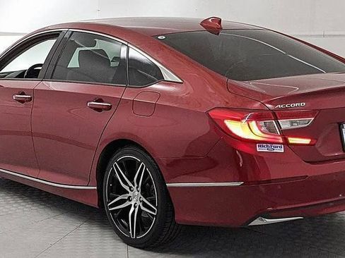 Used 2021 Honda Accord Touring image 4