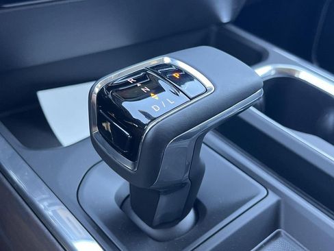 New 2026 GMC Sierra 1500 SLT w/ SLT Premium Package image 18