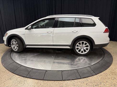 Used 2017 Volkswagen Golf Alltrack SEL AWD/4WD image 4