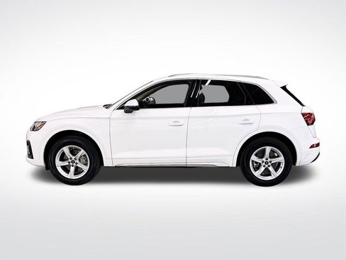 Certified 2023 Audi Q5 2.0T Premium w/ Convenience Package image 2