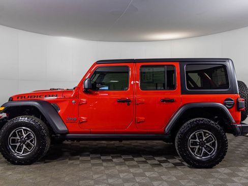 Used 2024 Jeep Wrangler Unlimited Rubicon w/ Technology Group image 22