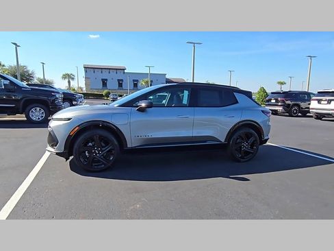 New 2026 Chevrolet Equinox EV RS image 17