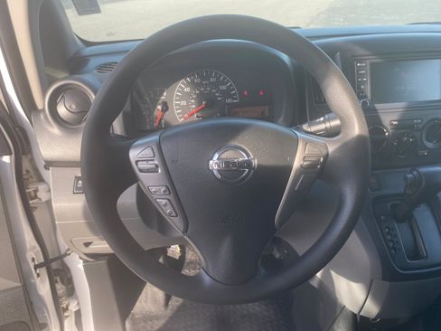 Used 2020 Nissan NV200 S FWD image 11