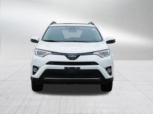 Used 2018 Toyota RAV4 XLE image 2