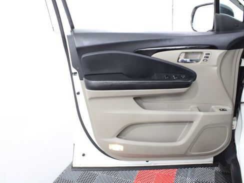 Used 2017 Honda Pilot Elite image 13