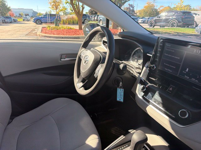 Used 2021 Toyota Corolla LE FWD image 14