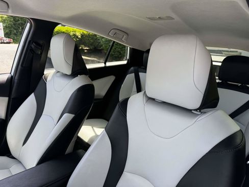 Used 2019 Toyota Prius XLE w/ Advanced Technology Package AWD/4WD image 19