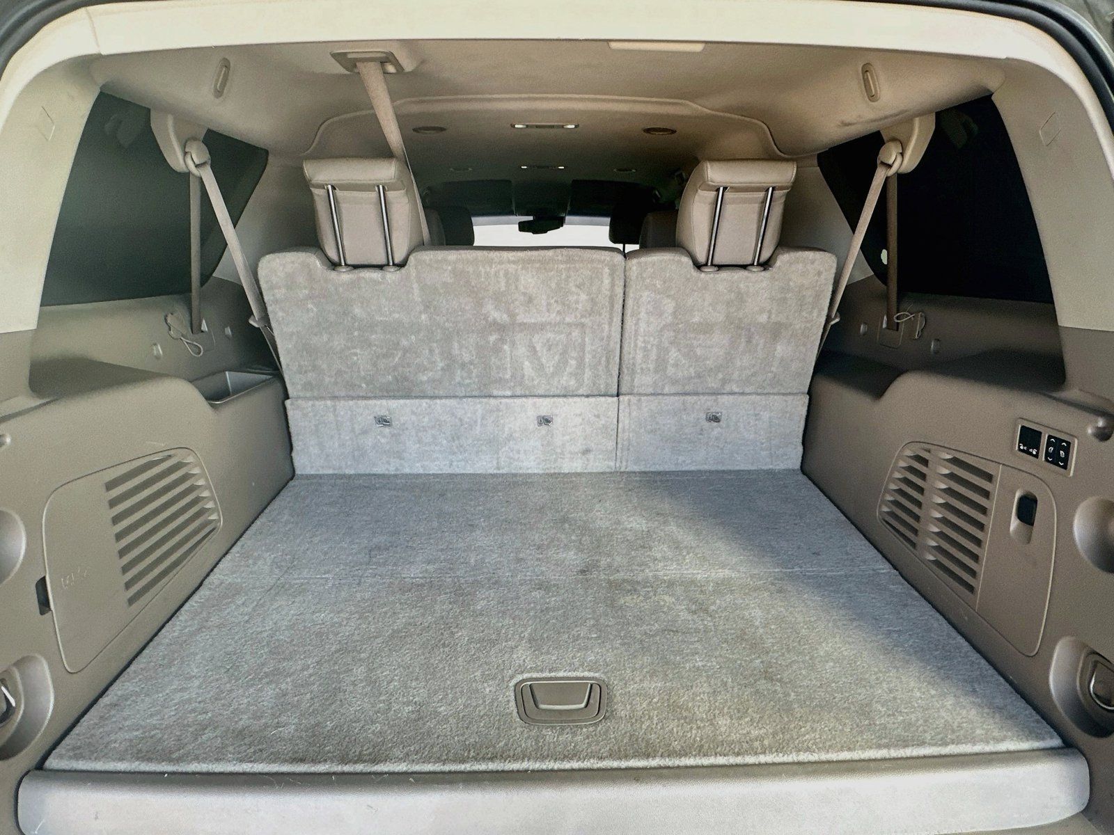 Used 2015 Chevrolet Suburban LTZ w/ Texas Edition RWD image 27