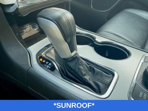 Used 2018 Jeep Grand Cherokee Summit AWD/4WD image 9