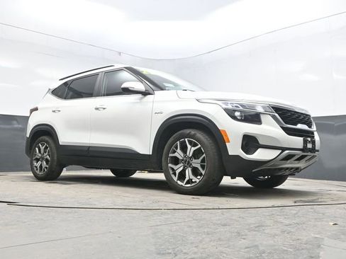 Used 2022 Kia Seltos EX image 37