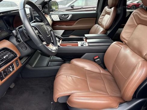 Certified 2024 Lincoln Navigator Reserve AWD/4WD image 11