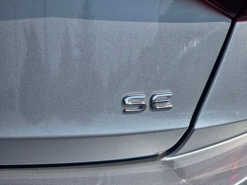 Used 2024 Volkswagen Jetta SE image 16