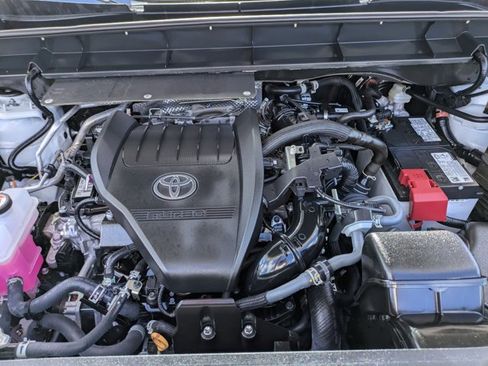 Certified 2025 Toyota Highlander XLE image 25