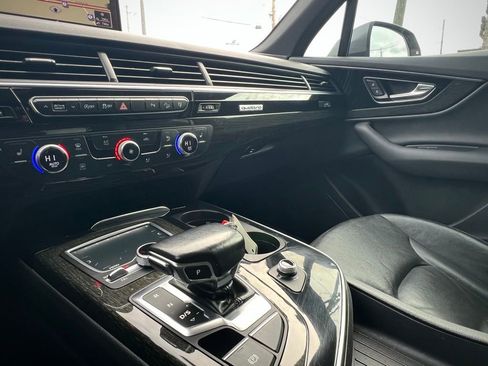 Used 2017 Audi Q7 3.0T Premium image 52