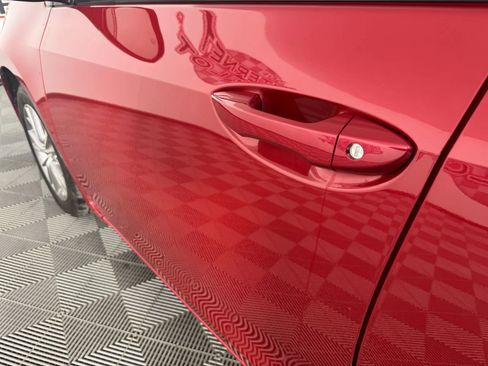 Used 2015 Toyota Corolla LE image 23