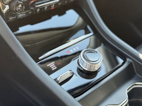 Used 2023 Jeep Grand Cherokee L Limited image 19