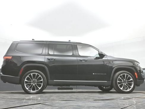 Used 2022 Jeep Wagoneer Series III w/ Premium Group I AWD/4WD image 51